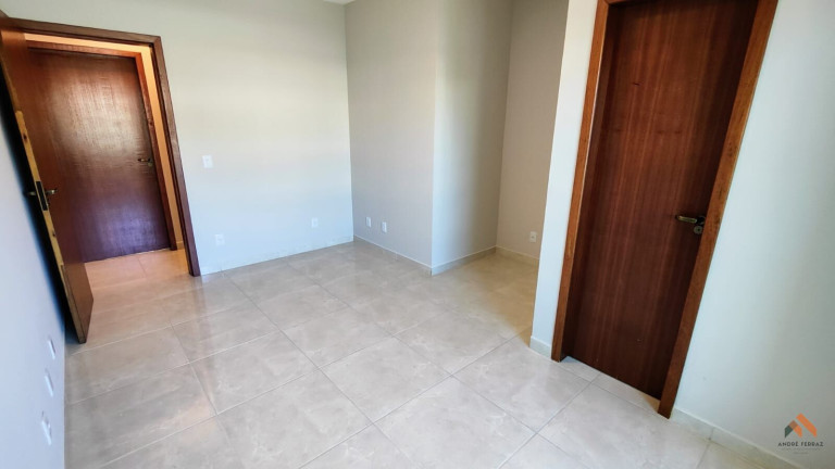 Imagem Casa com 3 Quartos à Venda, 132 m²