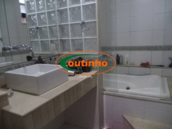 Imagem Casa com 5 Quartos à Venda, 520 m² em Grajaú - Rio De Janeiro Imagem Casa com 5 Quartos à Venda, 520 m² em Grajaú - Rio De Janeiro