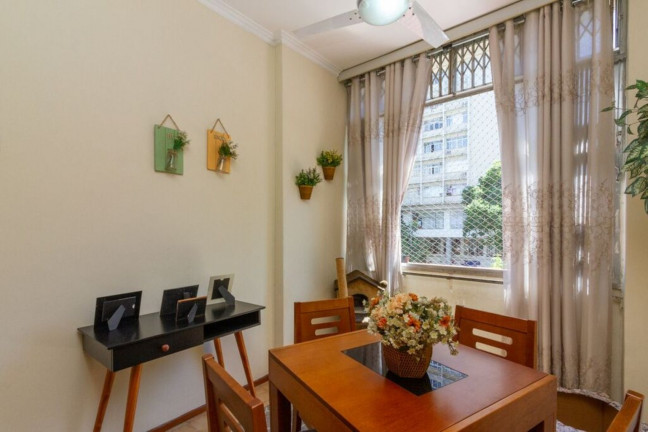 Imagem Imóvel com 2 Quartos à Venda, 72 m² em Catete - Rio De Janeiro Imagem Imóvel com 2 Quartos à Venda, 72 m² em Catete - Rio De Janeiro