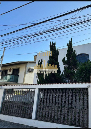 Sobrado com 4 Quartos à Venda, 295 m² em Aparecida - Santos