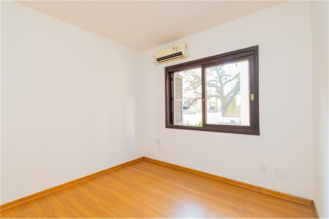 Imagem Imóvel com 2 Quartos à Venda, em Rio Branco - Porto Alegre Imagem Imóvel com 2 Quartos à Venda, em Rio Branco - Porto Alegre