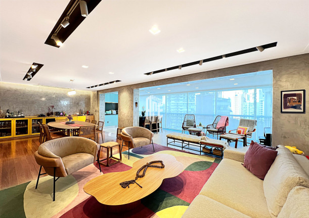 Apartamento com 3 Quartos à Venda, 226 m² em Vila Nova Conceição - São Paulo