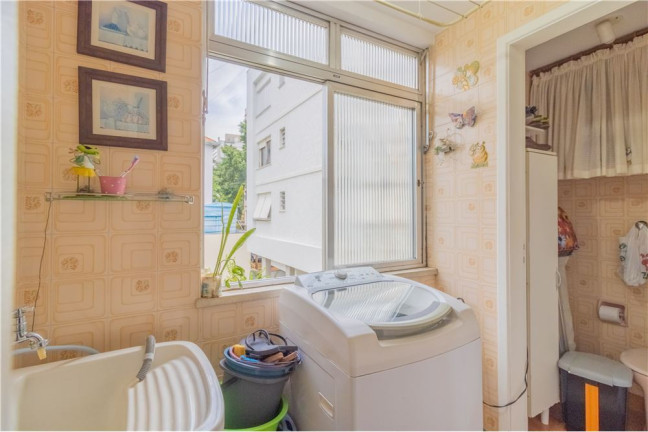 Imagem Imóvel com 1 Quarto à Venda, em Moinhos De Vento - Porto Alegre Imagem Imóvel com 1 Quarto à Venda, em Moinhos De Vento - Porto Alegre