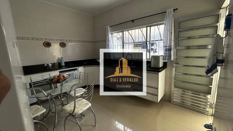 Imagem Sobrado com 3 Quartos à Venda, 240 m² em Borda Da Mata - Caçapava Imagem Sobrado com 3 Quartos à Venda, 240 m² em Borda Da Mata - Caçapava