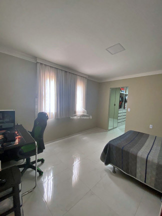 Imagem Casa com 3 Quartos à Venda, 227 m² em Urucunema - Eusébio Imagem Casa com 3 Quartos à Venda, 227 m² em Urucunema - Eusébio