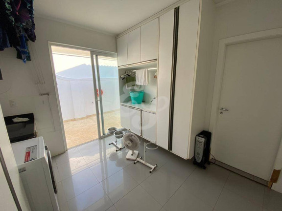 Imagem Casa de Condomínio com 4 Quartos à Venda, 330 m² em Alphaville Residencial Um - Barueri Imagem Casa de Condomínio com 4 Quartos à Venda, 330 m² em Alphaville Residencial Um - Barueri