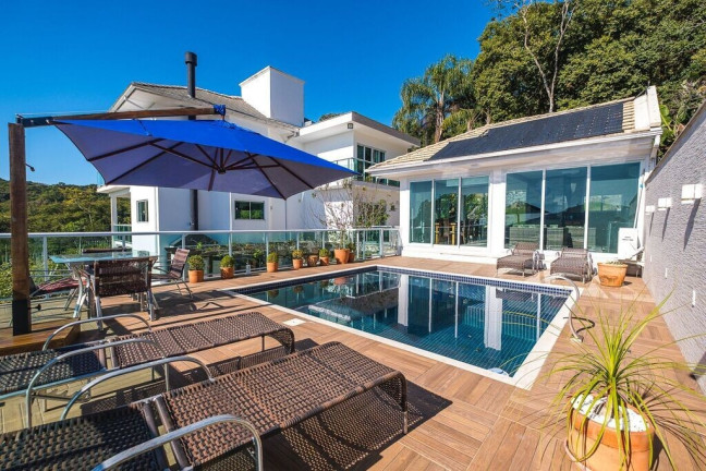 Casa com 4 Quartos à Venda, 511 m² em Pantanal - Florianópolis