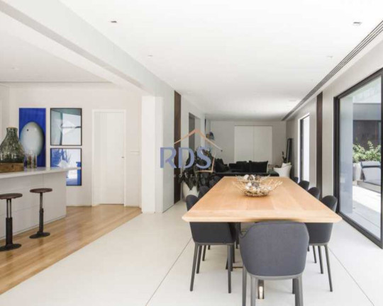 Imagem Casa com 3 Quartos à Venda, 723 m² em Jardim Paulista - São Paulo Imagem Casa com 3 Quartos à Venda, 723 m² em Jardim Paulista - São Paulo