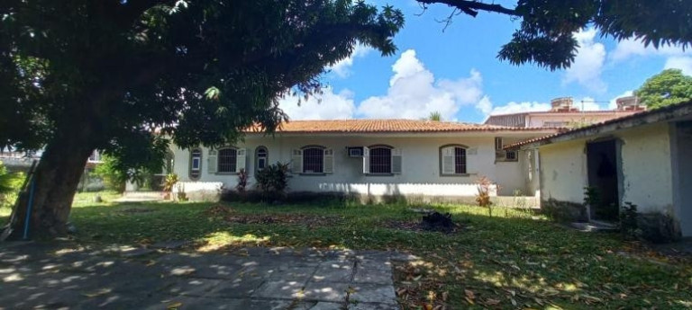 Imagem Casa com 5 Quartos à Venda, 333 m² em Candeias - Jaboatão Dos Guararapes Imagem Casa com 5 Quartos à Venda, 333 m² em Candeias - Jaboatão Dos Guararapes