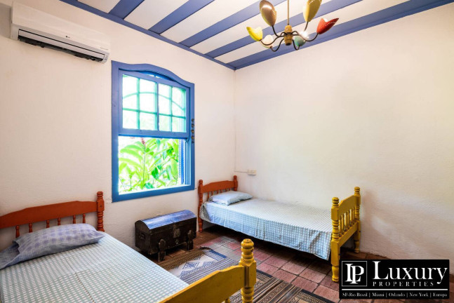 Imagem Casa com 4 Quartos à Venda, 462 m² em Praia Itaguaçu - Ilhabela Imagem Casa com 4 Quartos à Venda, 462 m² em Praia Itaguaçu - Ilhabela
