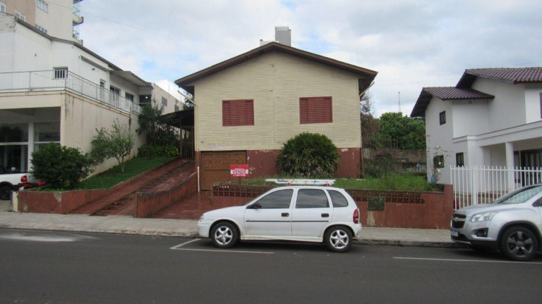 Imagem Casa com 4 Quartos à Venda, 150 m² em Centro - Concórdia Imagem Casa com 4 Quartos à Venda, 150 m² em Centro - Concórdia