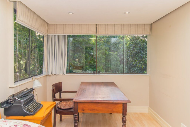 Imagem Imóvel com 3 Quartos à Venda, 148 m² em Moinhos De Vento - Porto Alegre Imagem Imóvel com 3 Quartos à Venda, 148 m² em Moinhos De Vento - Porto Alegre