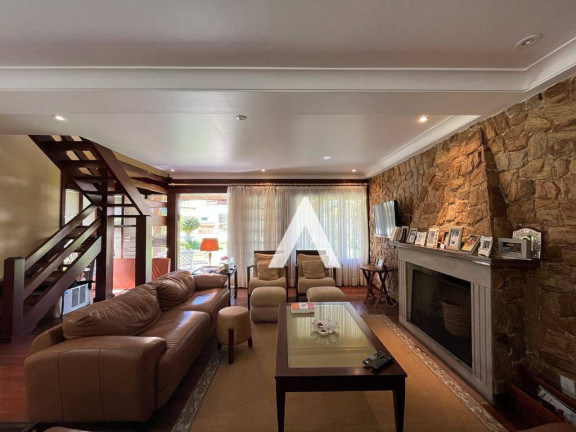Imagem Casa com 4 Quartos à Venda, 186 m² em Alto - Teresópolis Imagem Casa com 4 Quartos à Venda, 186 m² em Alto - Teresópolis