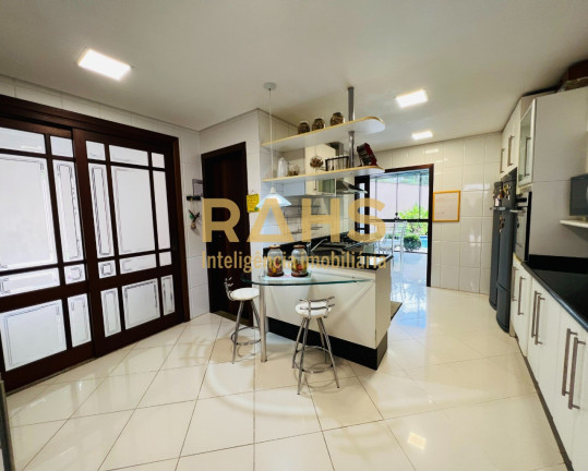 Imagem Casa com 5 Quartos à Venda, 406 m² em América - Joinville Imagem Casa com 5 Quartos à Venda, 406 m² em América - Joinville