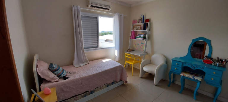 Imagem Casa de Condomínio com 3 Quartos à Venda, em Piracangaguá - Taubaté Imagem Casa de Condomínio com 3 Quartos à Venda, em Piracangaguá - Taubaté