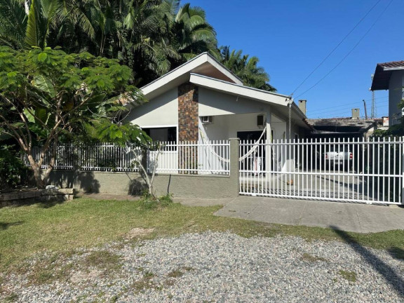 Imagem Casa com 5 Quartos à Venda, 160 m² em Pinheiros - Balneário Barra Do Sul Imagem Casa com 5 Quartos à Venda, 160 m² em Pinheiros - Balneário Barra Do Sul
