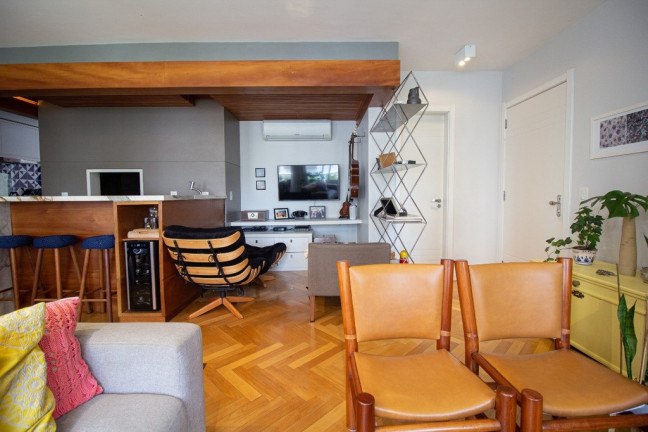 Imagem Apartamento com 3 Quartos à Venda, 128 m² em Menino Deus - Porto Alegre Imagem Apartamento com 3 Quartos à Venda, 128 m² em Menino Deus - Porto Alegre