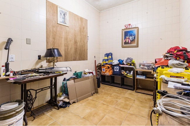 Imagem Casa com 3 Quartos à Venda, 260 m² em Partenon - Porto Alegre Imagem Casa com 3 Quartos à Venda, 260 m² em Partenon - Porto Alegre