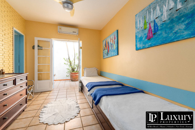 Imagem Casa de Condomínio com 5 Quartos à Venda, em Lagoinha - Ubatuba Imagem Casa de Condomínio com 5 Quartos à Venda, em Lagoinha - Ubatuba