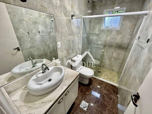 Imagem Casa com 3 Quartos à Venda, 180 m² em Boqueirão - Santos Imagem Casa com 3 Quartos à Venda, 180 m² em Boqueirão - Santos