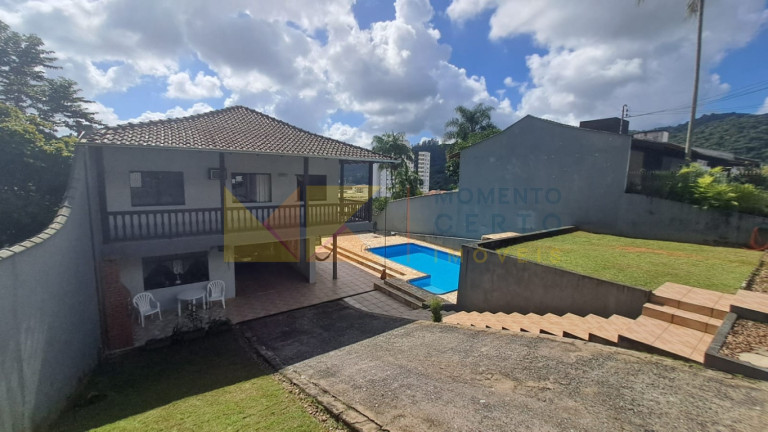 Imagem Casa com 3 Quartos à Venda, 200 m² em Velha Central - Blumenau Imagem Casa com 3 Quartos à Venda, 200 m² em Velha Central - Blumenau