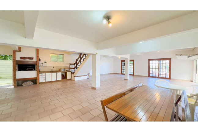 Imagem Casa com 4 Quartos à Venda, 394 m² em Vila Assunção - Porto Alegre Imagem Casa com 4 Quartos à Venda, 394 m² em Vila Assunção - Porto Alegre