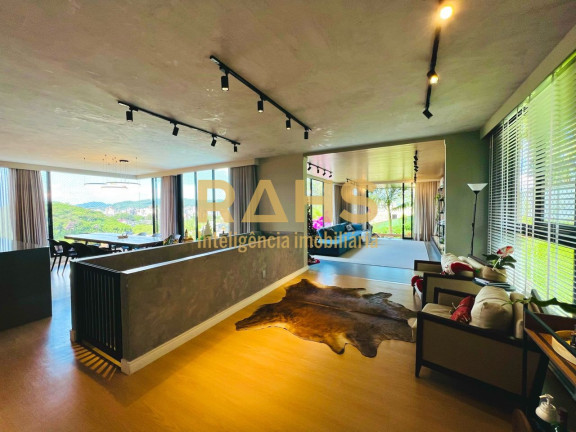 Imagem Casa com 3 Quartos à Venda, 294 m² em América - Joinville Imagem Casa com 3 Quartos à Venda, 294 m² em América - Joinville