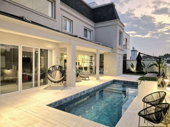Casa com 5 Quartos à Venda, 611 m² em Centro - Camboriú