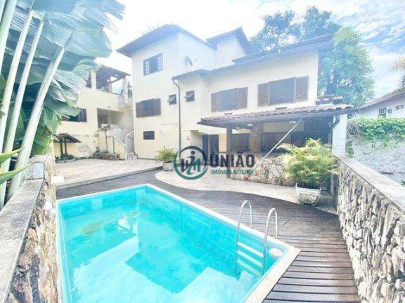 Imagem Casa com 3 Quartos à Venda, 385 m² em Pendotiba - Niterói