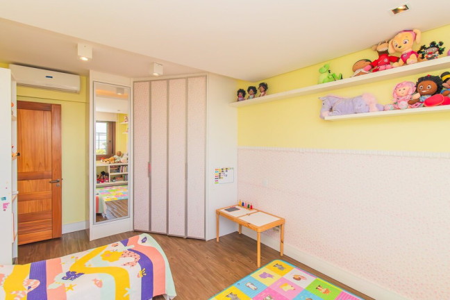 Imagem Imóvel com 3 Quartos à Venda, 287 m² em Santa Tereza - Porto Alegre Imagem Imóvel com 3 Quartos à Venda, 287 m² em Santa Tereza - Porto Alegre