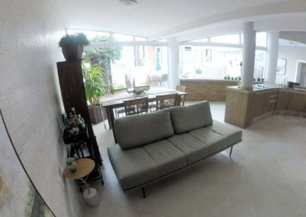 Imagem Casa com 3 Quartos à Venda, 304 m² em Ariribá - Balneário Camboriú