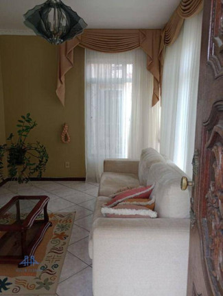 Imagem Casa com 6 Quartos à Venda, 250 m² em Capoeiras - Florianópolis Imagem Casa com 6 Quartos à Venda, 250 m² em Capoeiras - Florianópolis