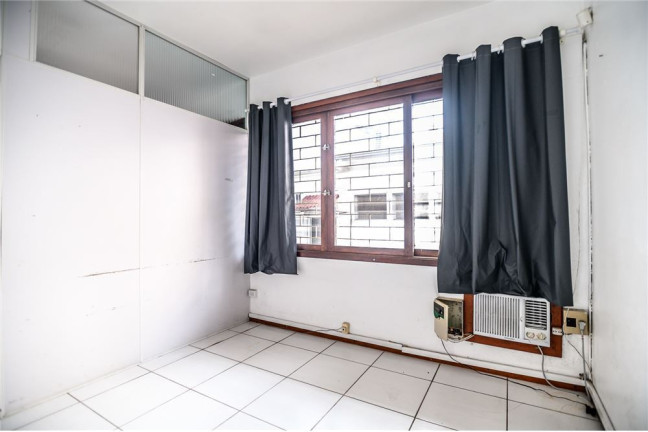 Imagem Casa com 6 Quartos à Venda,  em Passo Da Areia - Porto Alegre
