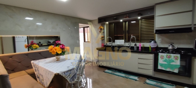 Imagem Sobrado com 4 Quartos à Venda, 211 m² em Cancelli - Cascavel