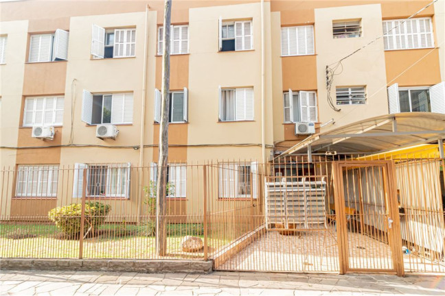 Imagem Imóvel com 2 Quartos à Venda,  em Passo Da Areia - Porto Alegre