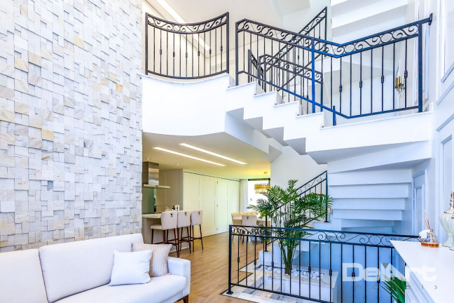Imagem Casa com 2 Quartos à Venda, 233 m² em Santa Cândida - Curitiba Imagem Casa com 2 Quartos à Venda, 233 m² em Santa Cândida - Curitiba