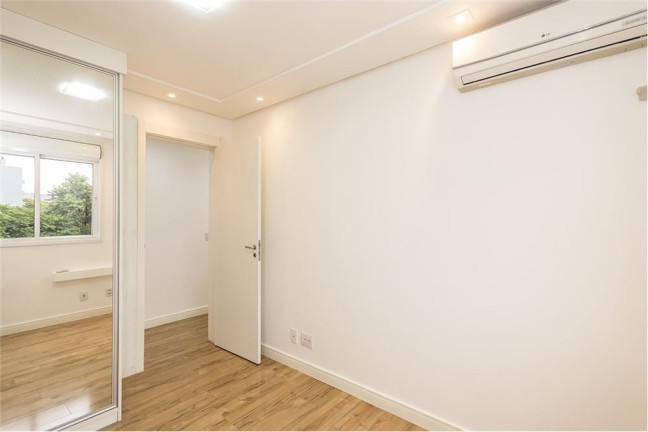 Imagem Apartamento com 3 Quartos à Venda, 83 m² em Vila Ipiranga - Porto Alegre Imagem Apartamento com 3 Quartos à Venda, 83 m² em Vila Ipiranga - Porto Alegre