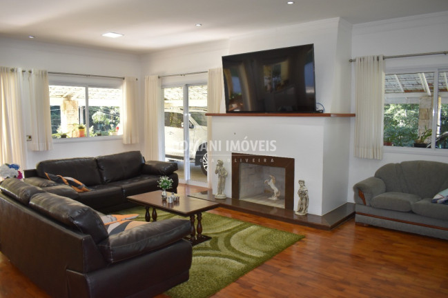 Imagem Casa com 4 Quartos à Venda, 269 m² em Região De Capivari - Campos Do Jordão Imagem Casa com 4 Quartos à Venda, 269 m² em Região De Capivari - Campos Do Jordão