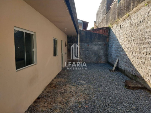 Casa com 2 Quartos à Venda,  em Adhemar Garcia - Joinville