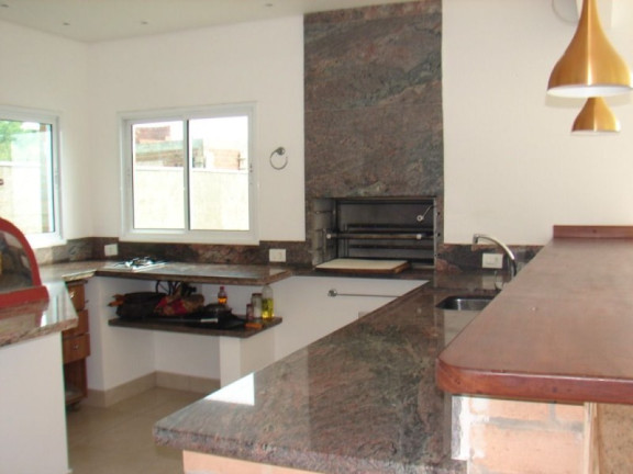 Imagem Casa com 4 Quartos à Venda, 200 m² em Perequê - Ilhabela