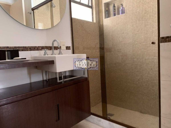 Imagem Apartamento com 3 Quartos à Venda, 121 m² em Leme - Rio De Janeiro Imagem Apartamento com 3 Quartos à Venda, 121 m² em Leme - Rio De Janeiro