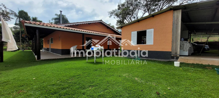 Imagem Chácara com 3 Quartos à Venda, 1.600 m² em Centro - Piracaia