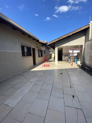 Imagem Casa com 5 Quartos à Venda, 351 m² em Cohapar - Guaratuba Imagem Casa com 5 Quartos à Venda, 351 m² em Cohapar - Guaratuba