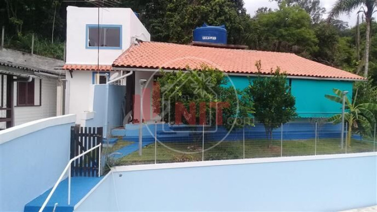 Imagem Casa com 3 Quartos à Venda, 320 m² em Pendotiba - Niterói