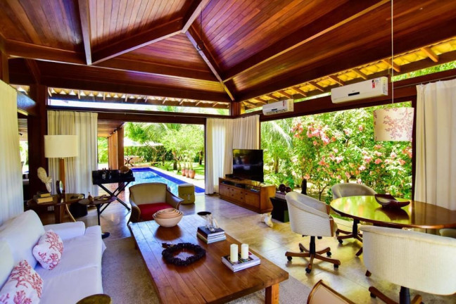 Imagem Casa com 5 Quartos à Venda, 400 m² em Praia Do Forte - Praia Do Forte Imagem Casa com 5 Quartos à Venda, 400 m² em Praia Do Forte - Praia Do Forte