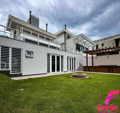Imagem Casa com 3 Quartos à Venda, 262 m² em João Paulo - Florianópolis Imagem Casa com 3 Quartos à Venda, 262 m² em João Paulo - Florianópolis