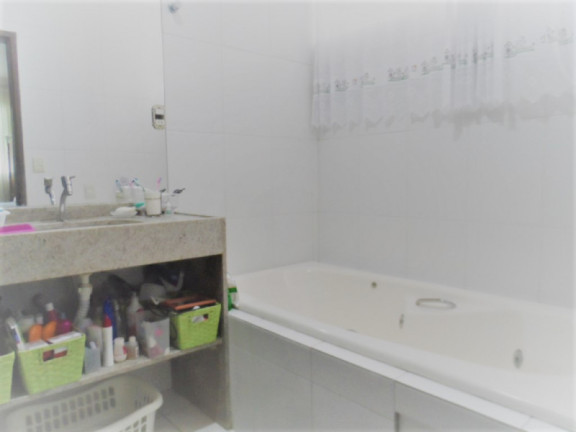 Imagem Casa com 5 Quartos à Venda, 220 m² Imagem Casa com 5 Quartos à Venda, 220 m²