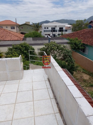 Imagem Casa com 3 Quartos à Venda, 172 m² em Carianos - Florianópolis Imagem Casa com 3 Quartos à Venda, 172 m² em Carianos - Florianópolis