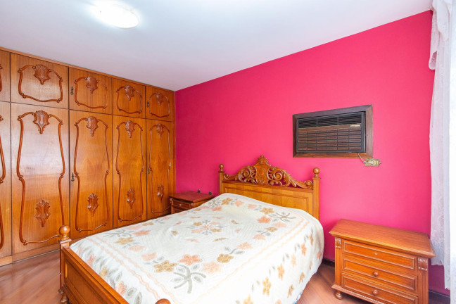 Imagem Casa com 3 Quartos à Venda, 223 m² em Portão - Curitiba Imagem Casa com 3 Quartos à Venda, 223 m² em Portão - Curitiba