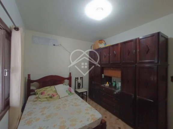 Imagem Casa com 5 Quartos à Venda, 220 m² Imagem Casa com 5 Quartos à Venda, 220 m²